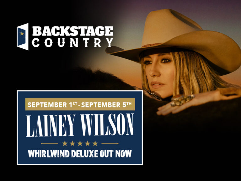 Backstage-Country-Lainey-Wilson